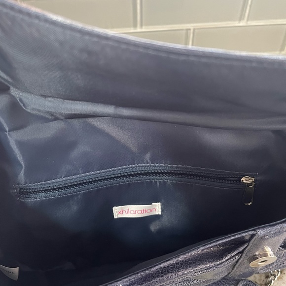 Ruched clutch with Shoulder Strap - Picture 3 of 3